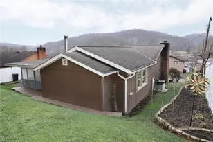 105 Judi Dr, Weirton, WV 26062 - Photo 4