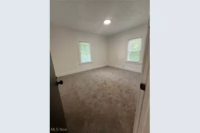 892 Delia Avenue, Akron, OH 44320 - Photo 12