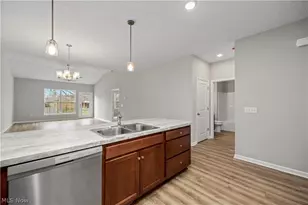 556 Eldemire Ln, Elyria, OH 44035 - Photo 14