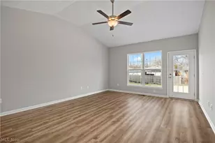 556 Eldemire Ln, Elyria, OH 44035 - Photo 6