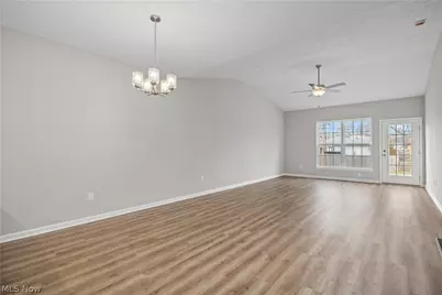 556 Eldemire Lane, Elyria, OH 44035 - Photo 4