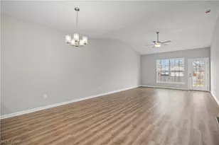 556 Eldemire Ln, Elyria, OH 44035 - Photo 4