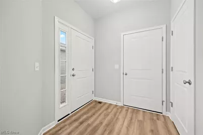 556 Eldemire Lane, Elyria, OH 44035 - Photo 2