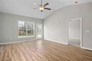 556 Eldemire Ln, Elyria, OH 44035 - Photo 6
