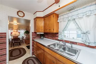 1354 Craneing Rd, Wickliffe, OH 44092 - Photo 16