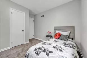 985 Clement St, Akron, OH 44306 - Photo 22