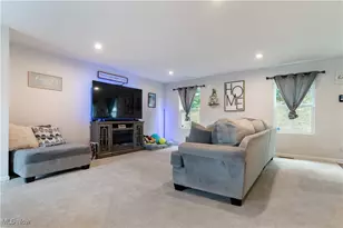 3564 Kenyon Creek Ave NW, Massillon, OH 44647 - Photo 8