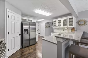 105 Tinkers Trail, Chardon, OH 44024 - Photo 10