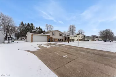 2280 Zircon Street NE, Canton, OH 44721 - Photo 2