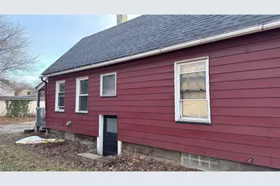 481 Sherman Street, Akron, OH 44311 - Photo 2