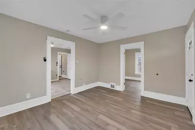 15008 Sylvia Avenue, Loveland, OH 44110 - Photo 4