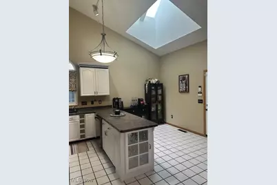 148 Pine Hollow Circle, Chardon, OH 44024 - Photo 8