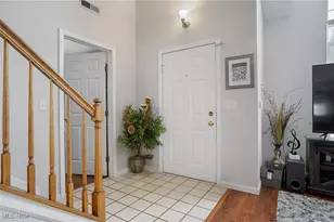 8690 Foxwood Cir, Macedonia, OH 44056 - Photo 6