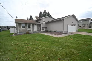 5560 Madrid Dr, Austintown, OH 44515 - Photo 2