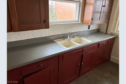 345 Wabash Avenue S, Brewster, OH 44613 - Photo 8