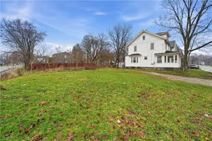 225 Cranz Pl, Akron, OH 44310 - Photo 32