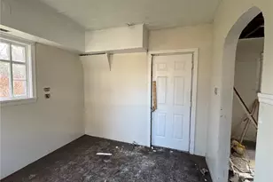 1011 Laurel Ave, Akron, OH 44307 - Photo 10