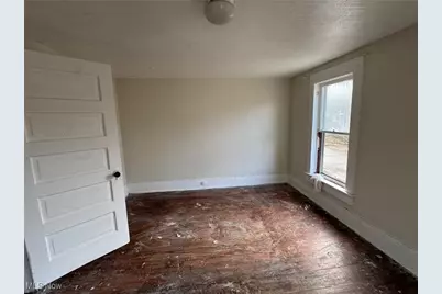 1011 Laurel Avenue, Akron, OH 44307 - Photo 12