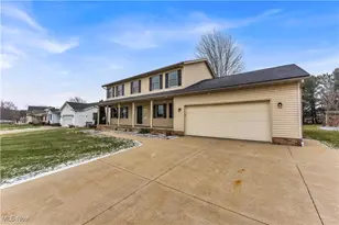2080 Marwood Cir, Alliance, OH 44601 - Photo 2