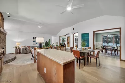 2775 Oakview Circle, Grandview Heights, OH 44147 - Photo 14