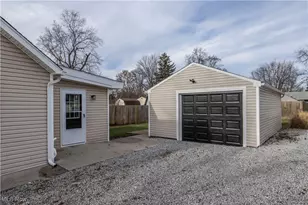 2873 Shelburn Ave, Akron, OH 44312 - Photo 30