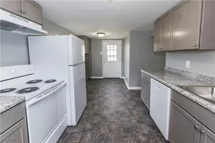 2873 Shelburn Ave, Akron, OH 44312 - Photo 8