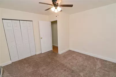 4498 Washington Square Drive, Austintown, OH 44515 - Photo 8