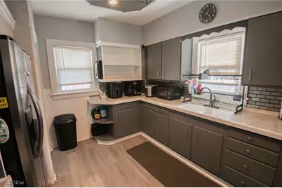 151 Regent Street, Campbell, OH 44405 - Photo 6