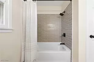 3375 Darbyshire Dr, Canfield, OH 44406 - Photo 30