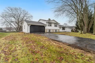 3375 Darbyshire Drive, Canfield, OH 44406 - Photo 2