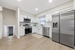 3375 Darbyshire Dr, Canfield, OH 44406 - Photo 14