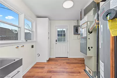 3325 Commonwealth Drive, Parma, OH 44134 - Photo 16