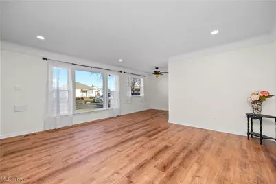 3325 Commonwealth Drive, Parma, OH 44134 - Photo 10