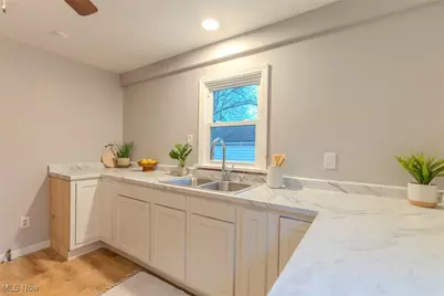 2028 Saint Elmo Avenue NE, Canton, OH 44714 - Photo 2