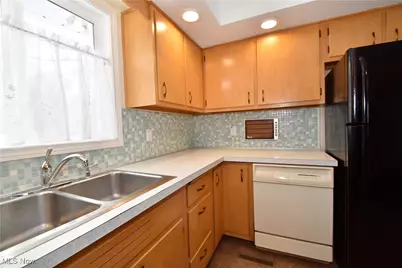 7636 Walnut Drive, Chippewa Lake, OH 44215 - Photo 6