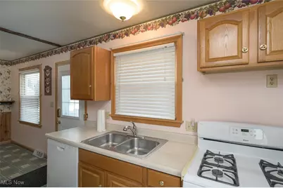 868 Saul Drive, Hubbard, OH 44425 - Photo 14