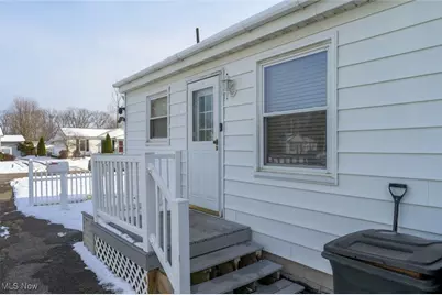 868 Saul Drive, Hubbard, OH 44425 - Photo 4