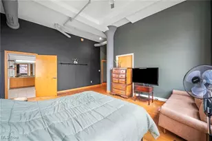 2077 E 4th St, Loveland, OH 44115 - Photo 12