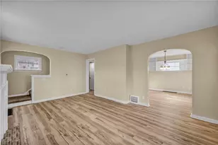 2217 E 32nd St, Lorain, OH 44055 - Photo 6