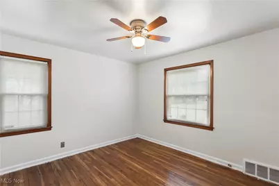 25031 Glenbrook Boulevard, Euclid, OH 44117 - Photo 20