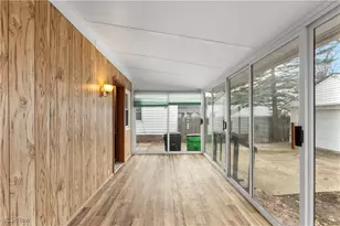 25031 Glenbrook Blvd, Euclid, OH 44117 - Photo 28