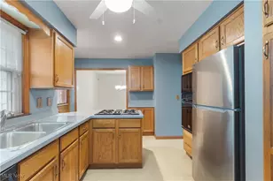 25031 Glenbrook Blvd, Euclid, OH 44117 - Photo 8