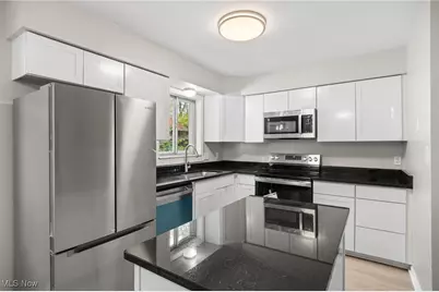 1562 Marlowe Avenue, Akron, OH 44313 - Photo 2