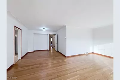 18411 Chagrin Boulevard, Huber Heights, OH 44122 - Photo 6