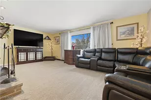 6111 Hollydale Ave NE, Canton, OH 44721 - Photo 6