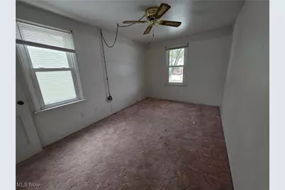 576 23rd Street NW, Massillon, OH 44647 - Photo 6