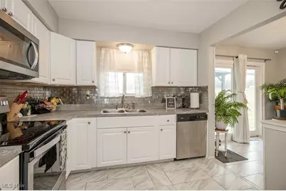 6031 Sunset Drive, Huber Heights, OH 44146 - Photo 10