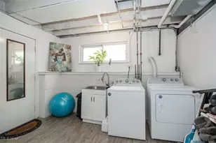 6031 Sunset Dr, Huber Heights, OH 44146 - Photo 16