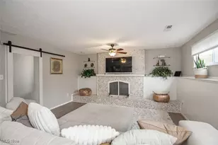 6031 Sunset Dr, Huber Heights, OH 44146 - Photo 12