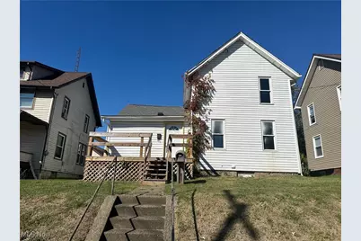1915 Maple Avenue NE, Canton, OH 44714 - Photo 1